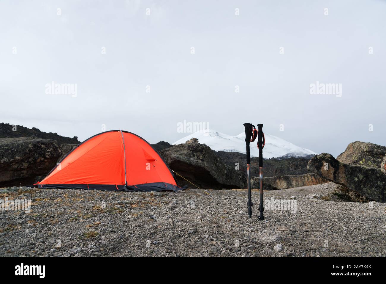 Tent sticks Banque de photographies et d'images à haute résolution - Alamy