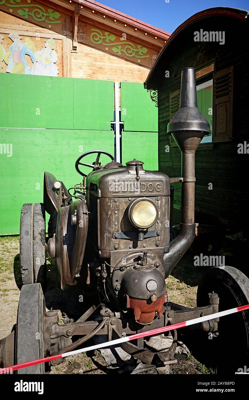 Munich, ALLEMAGNE Lanz Bulldog tracteur d'époque exposé à l'Oide Wiesn partie historique de l'Oktoberfest à Munich, un environnement familial et convivial pour les enfants Banque D'Images
