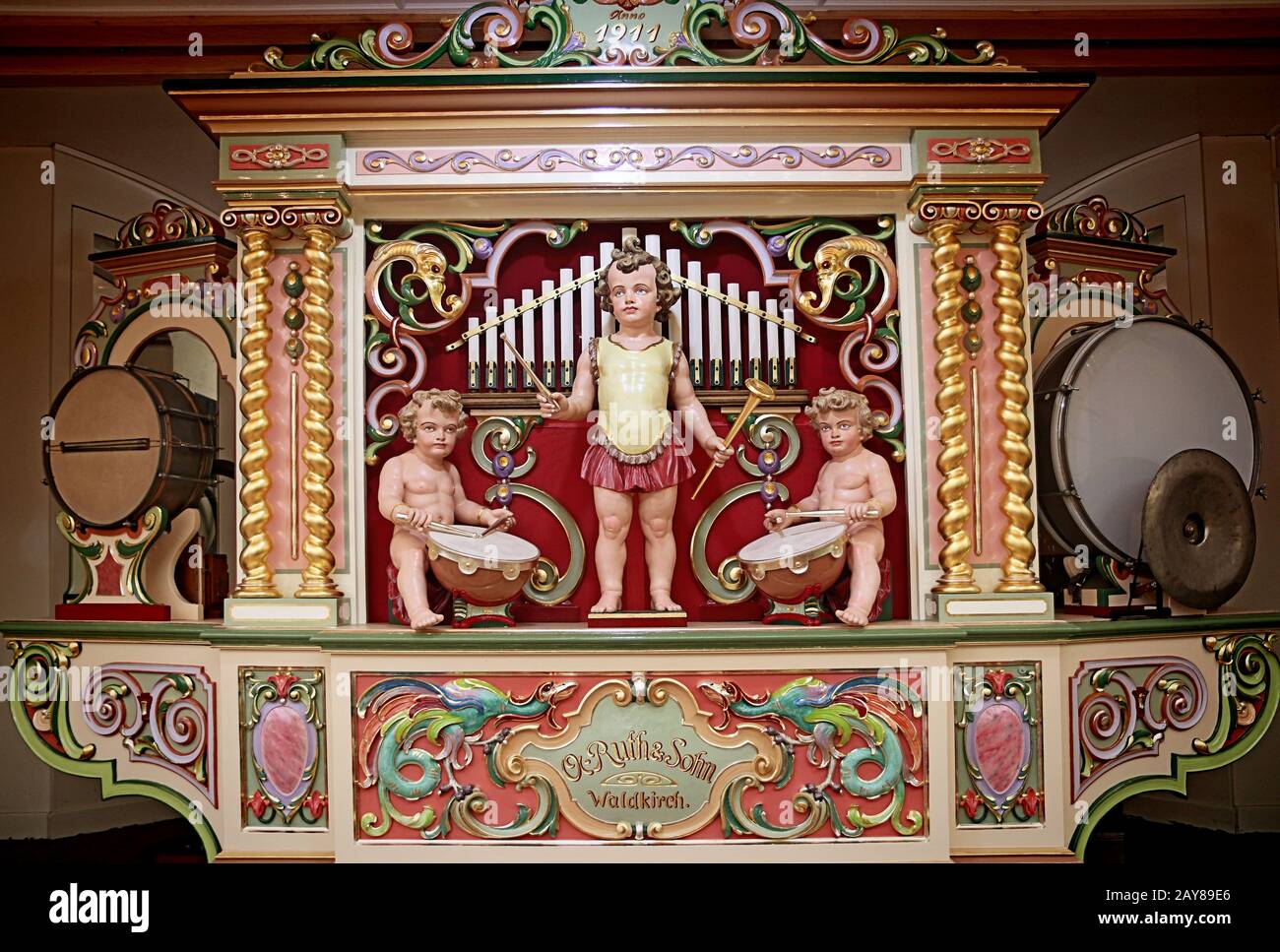 Munich, ALLEMAGNE - 1 OCTOBRE 2019 Ruth & Sohn Waldkirch orgue mécanique vintage exposé à l'Oide Wiesn partie historique de l'Oktoberfest à Munich Banque D'Images