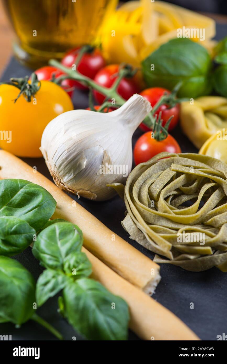 Sélection de plats typiques italiens Banque D'Images