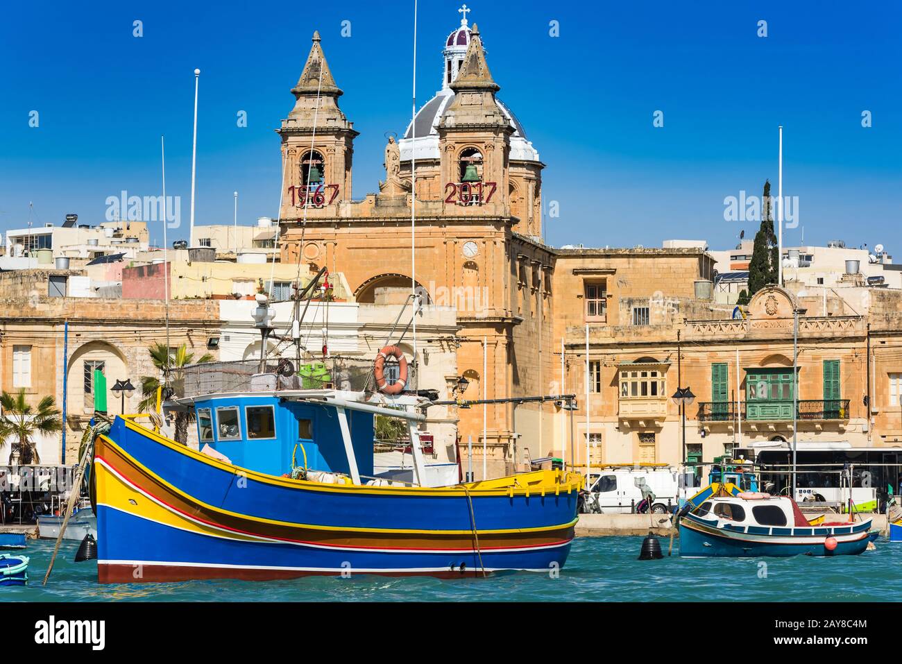 Coloful bateaux dans le port de Marsaxlokk à Malte Banque D'Images