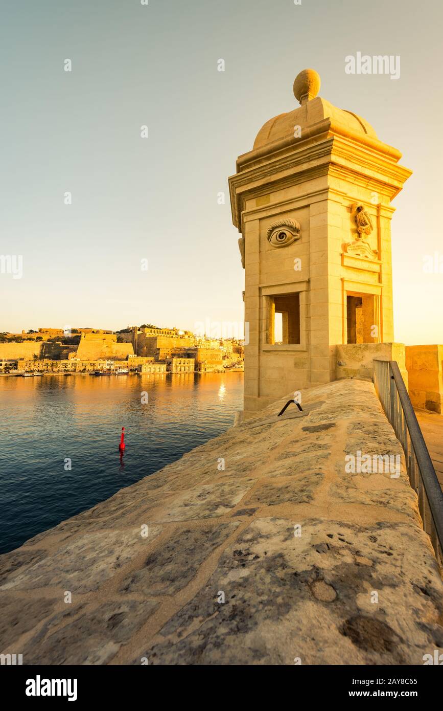 Lever du soleil sur la Valette, Malte vu de Senglea Banque D'Images