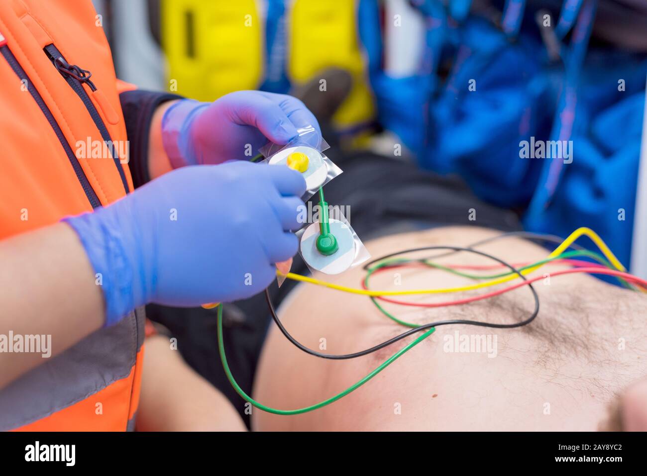 électrodes ecg Banque de photographies et d’images à haute résolution