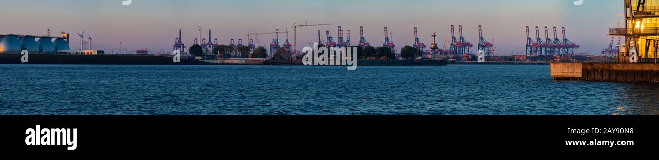Vue panoramique sur Container terminal Burchardkai à Hambourg Banque D'Images