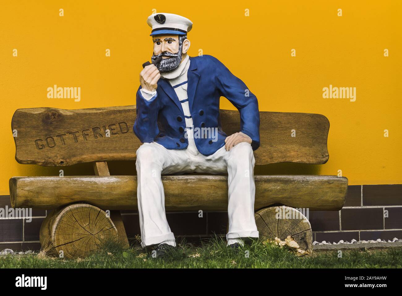 Le marin sur le banc Photo Stock - Alamy