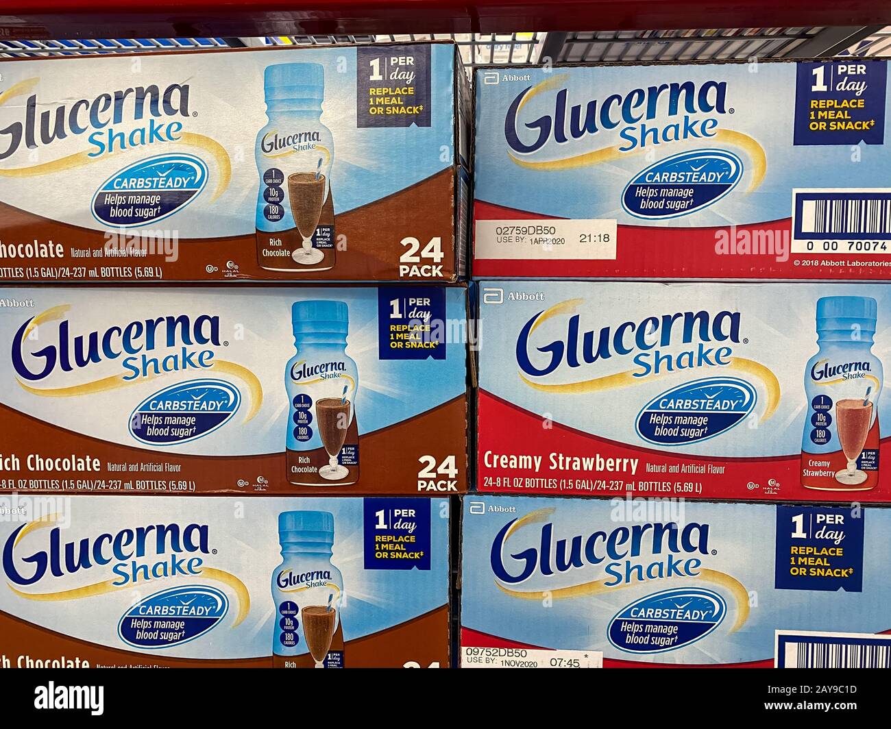 Orlando, FL/USA-2/1/20: L'exposition Glucerna Shake attend que les clients achètent dans un magasin de vente au détail de Sams Club. Glucerna est la propriété d'Abbott. Banque D'Images