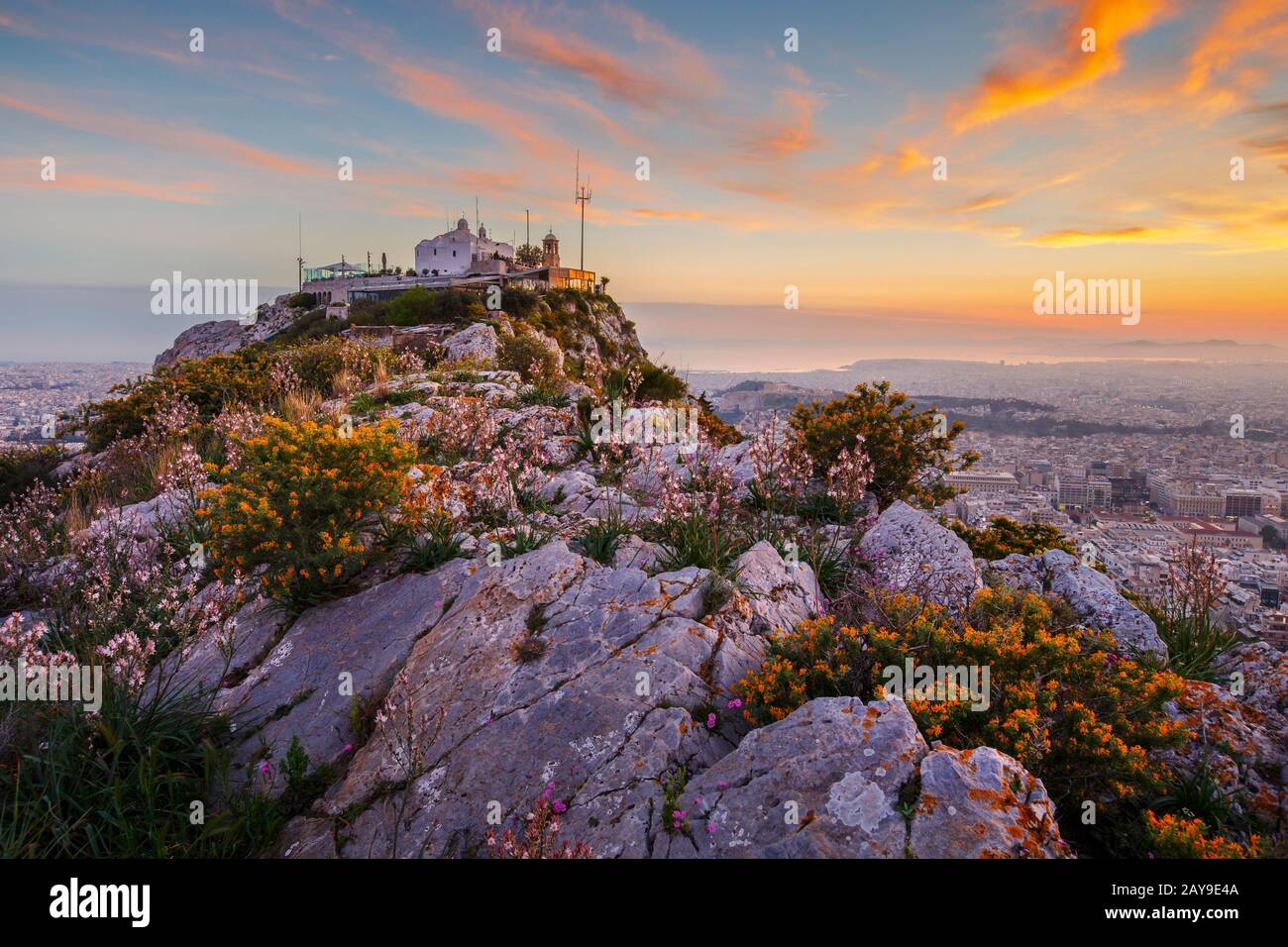 Vue d'Athènes depuis la colline du Lycabette au coucher du soleil, la Grèce. Banque D'Images