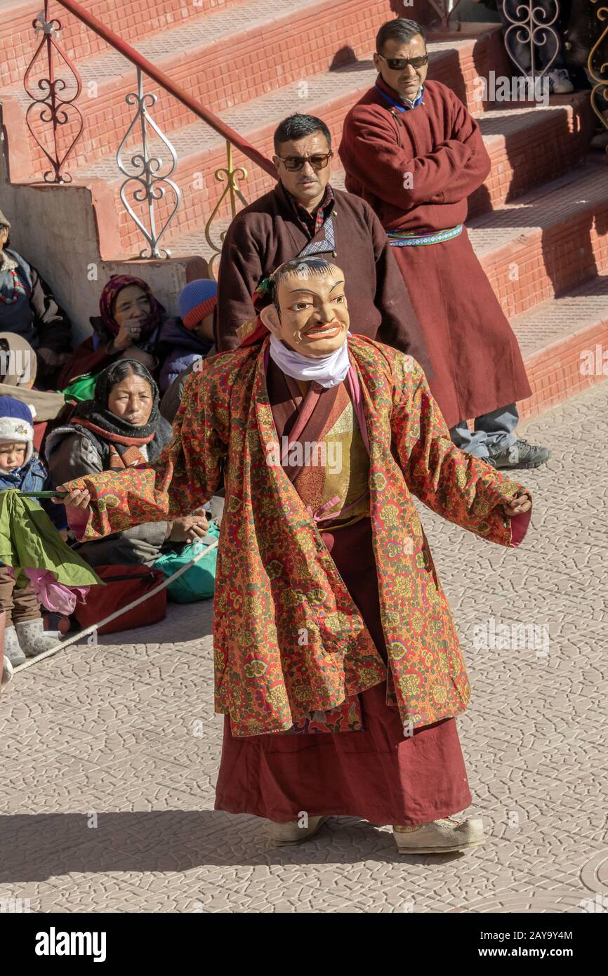 Danseuse de Cham masquée dans la cour, festival de Gustor, Spilituk Gompa, Leh, Ladakh Banque D'Images