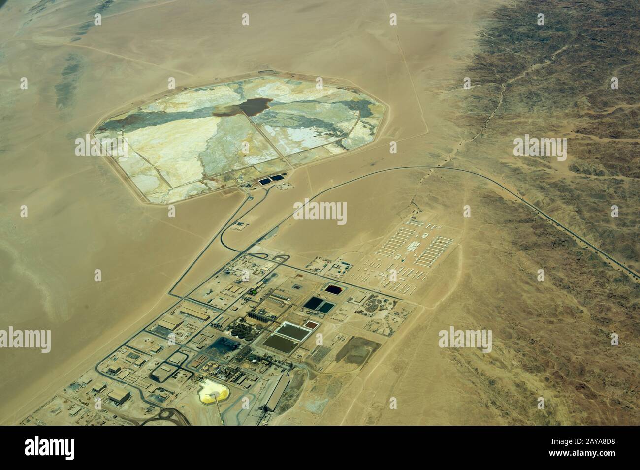 Photo aérienne du vol à destination de Sossusvlei de l'opération de la mine d'uranium de Rossing en Namibie, située dans le désert du Namib près de la ville d'Ara Banque D'Images