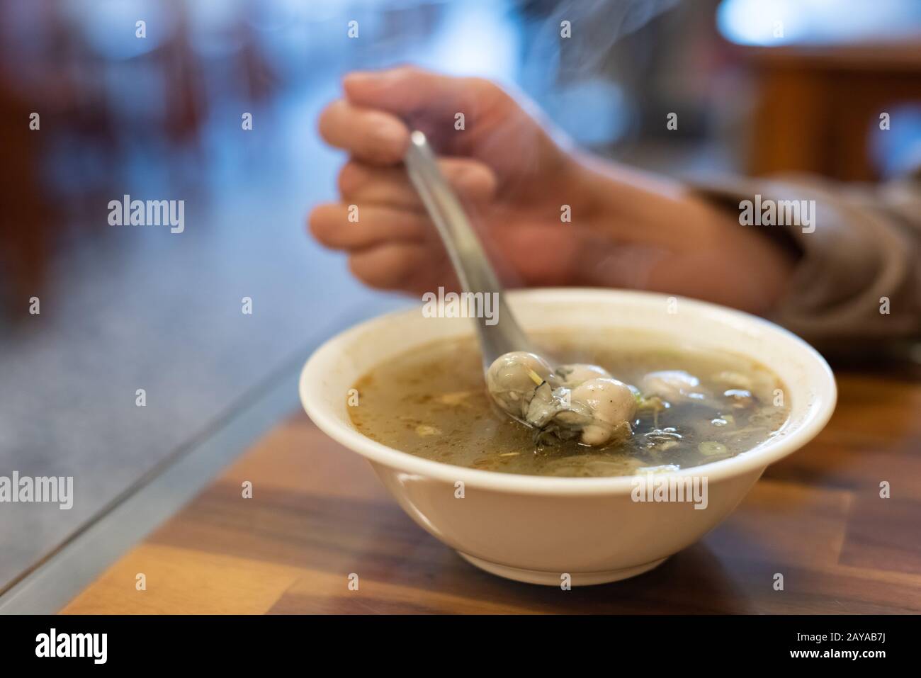 En-cas taïwanais traditionnels de soupe aux huîtres Banque D'Images