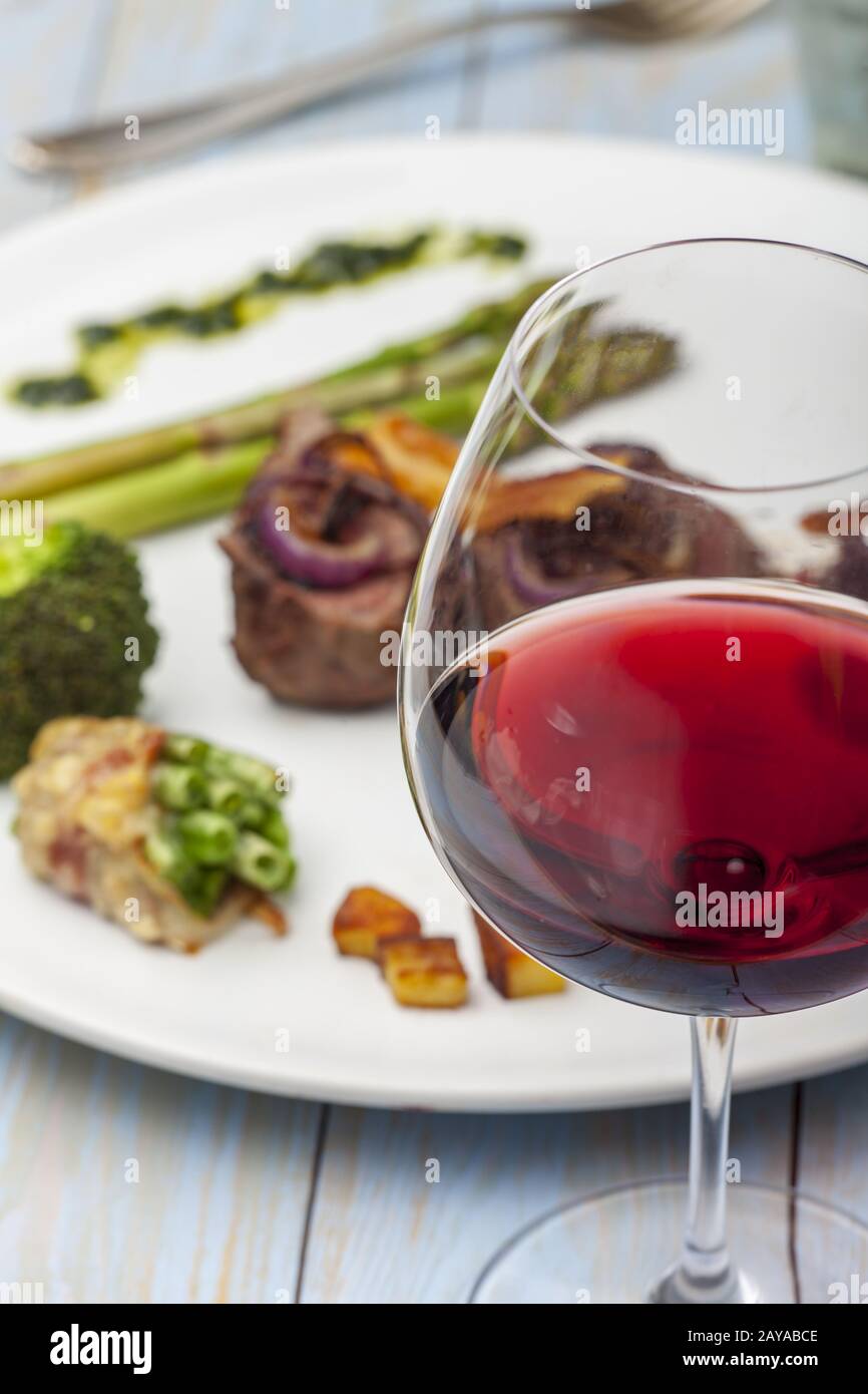 Vin rouge et steak Banque D'Images