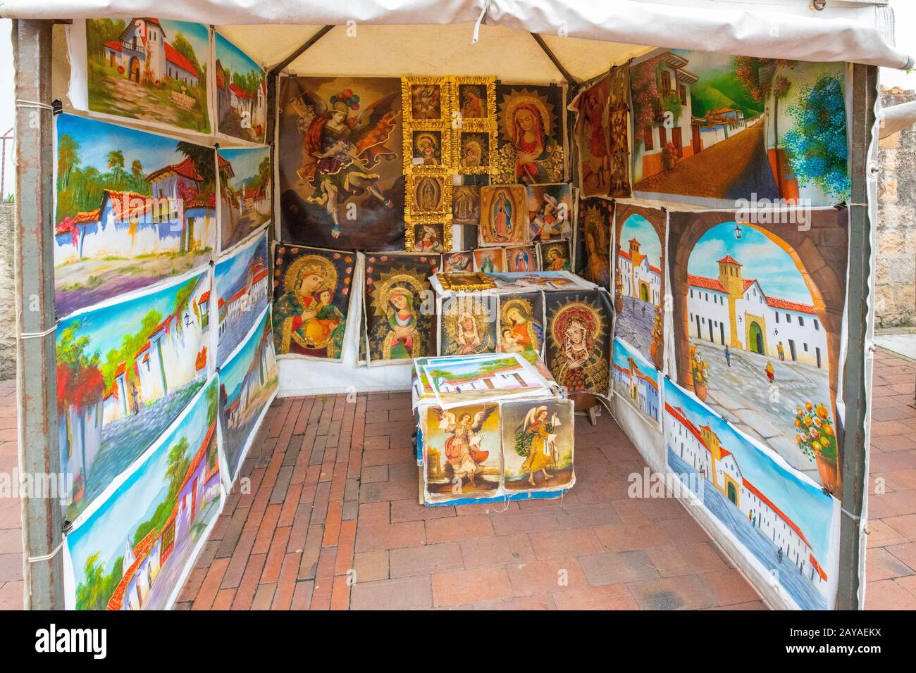 Icônes et peintures religieuses de Bogota marché du dimanche d'Usaquen Banque D'Images