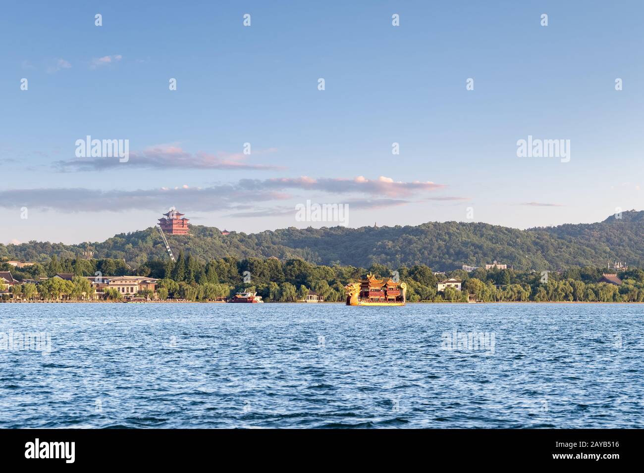 magnifique lac ouest de hangzhou au crépuscule Banque D'Images