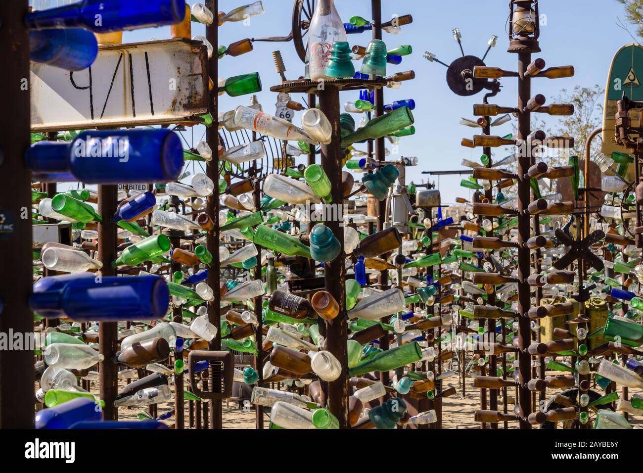 Ranch de bottle Tree sur la route 66 california Banque D'Images