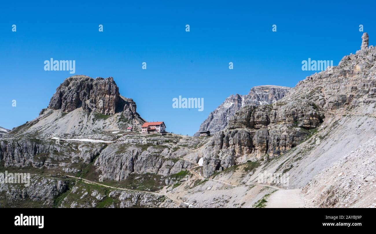 Wederweg zu der Drei-Zinnen-Hütte in den Sextner Dolomiten, Italie Banque D'Images