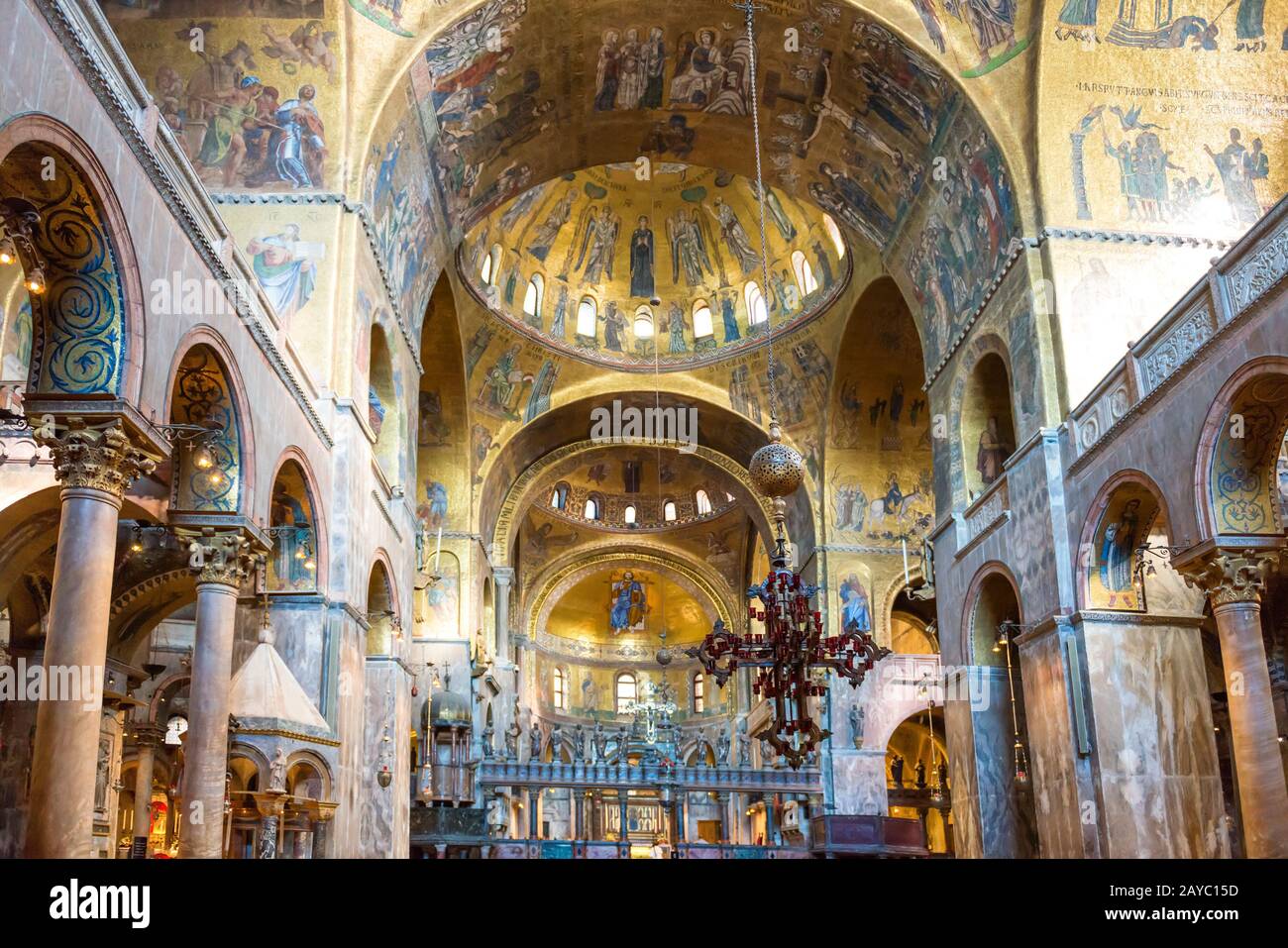 Intérieur de la basilique Saint-Marc à Venise Banque D'Images