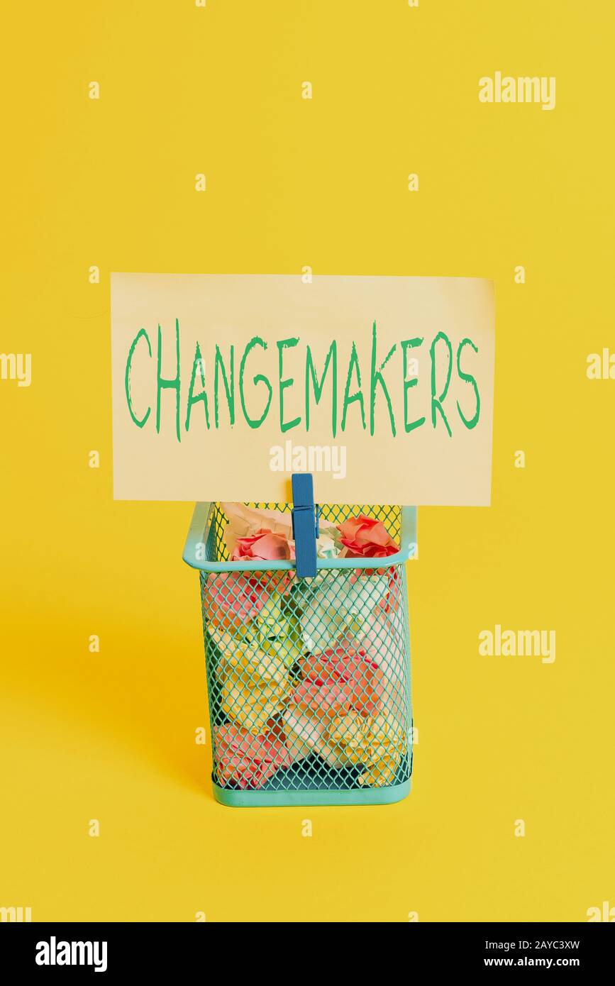 Changeurs de texte manuscrite. Concept signification jeunes influence Turk Acitivistes urbanisation mode Gén X Corbeille froissé p Banque D'Images