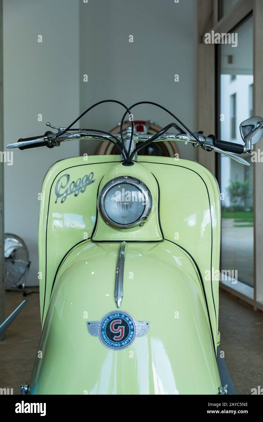 Goggo Scooter vintage exposé au salon de jardin fédéral de 2019 BUGA à Heilbronn, Allemagne Banque D'Images