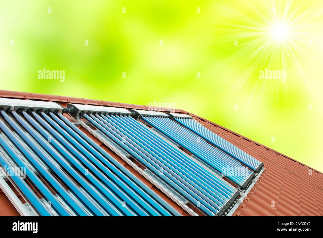 Collecteurs à vide- chauffe-eau solaire Banque D'Images