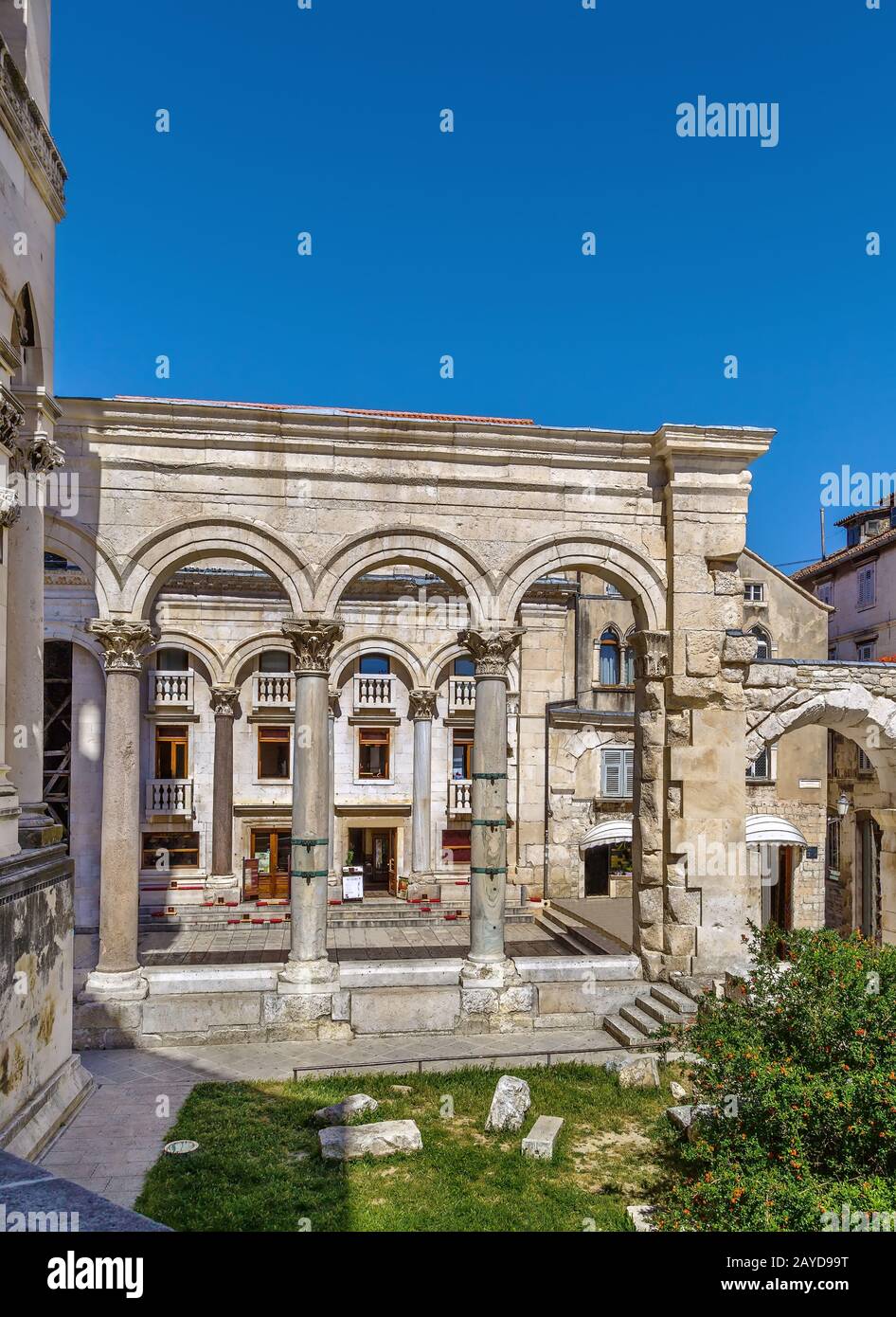 Colonnade de la place du peristyle, Split, Croatie Banque D'Images