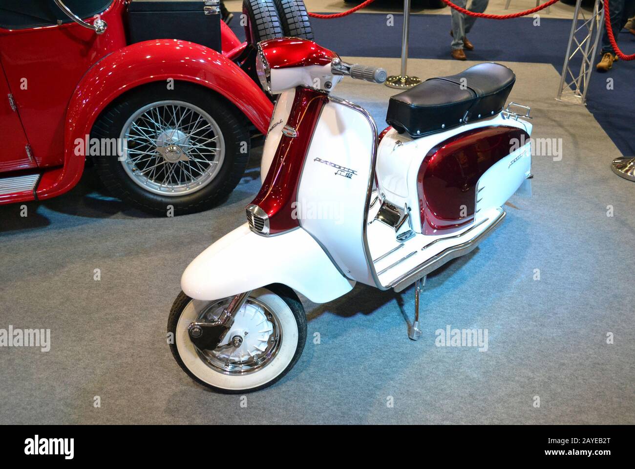 Scooter Lambretta classique au London Classic car Show, Angleterre, Royaume-Uni Banque D'Images