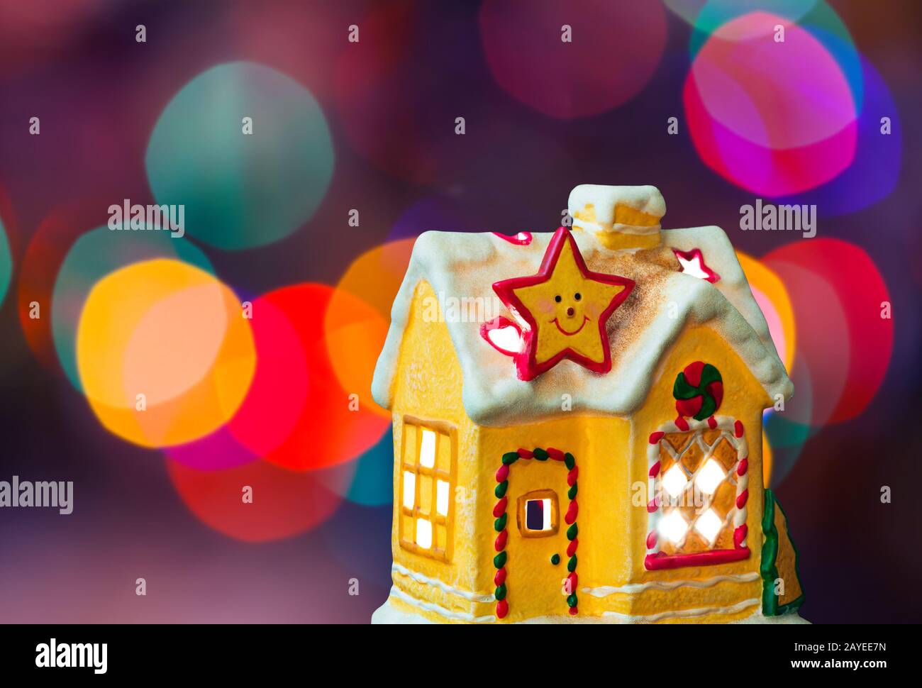Maison de l'éclairage et l'arbre de Noël Banque D'Images