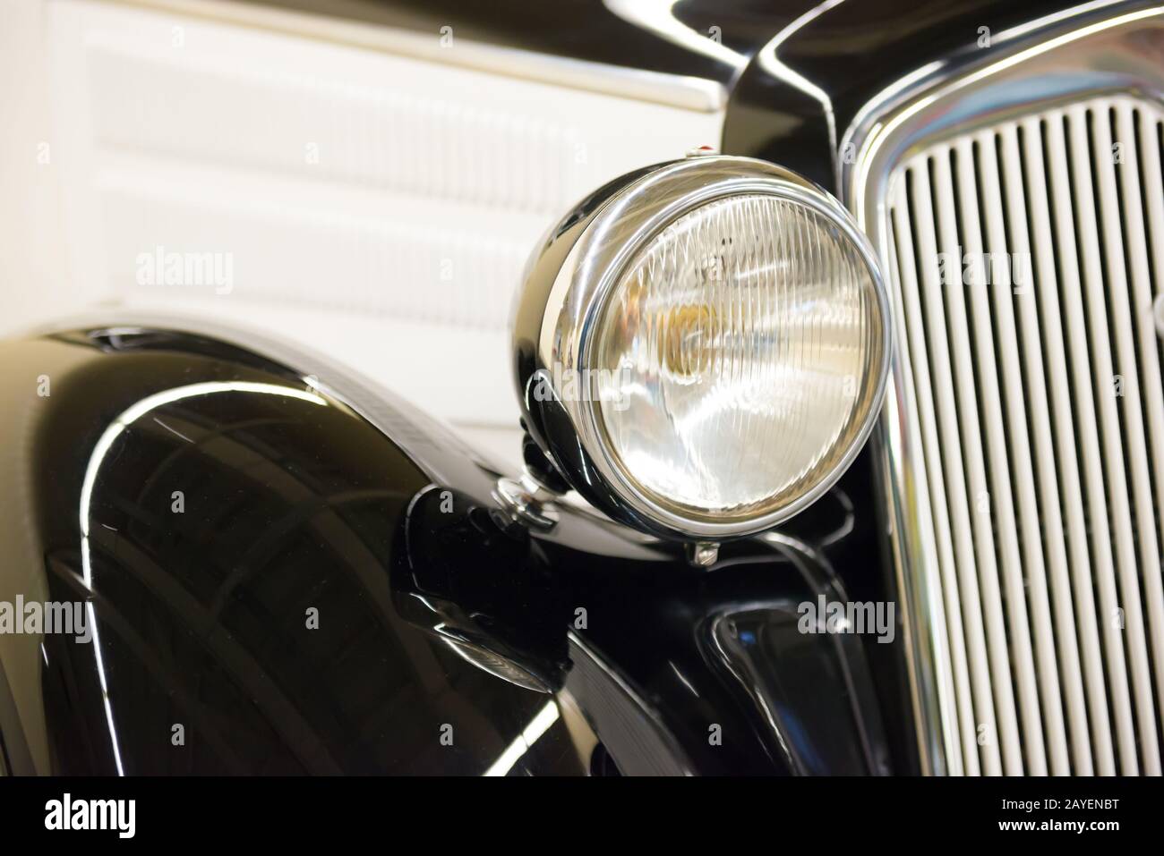 Phare de voiture noir rétro Banque D'Images