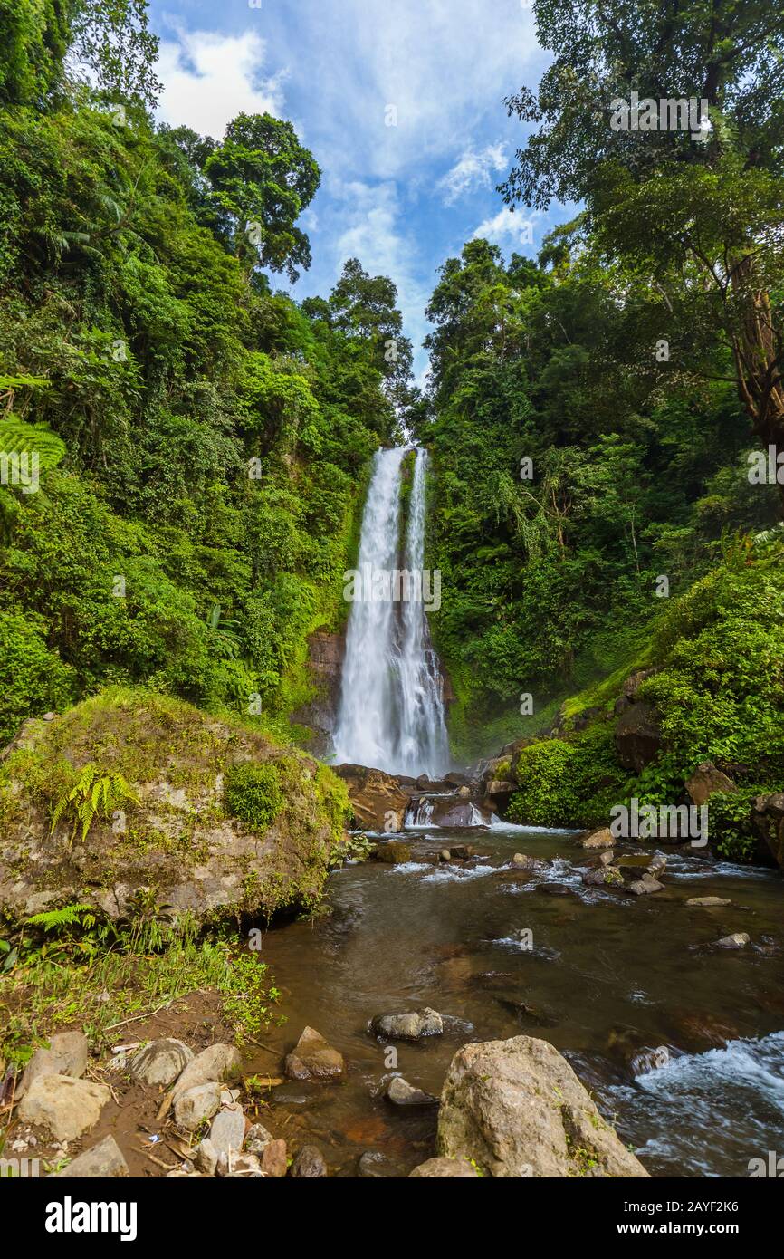 Cascade de Gitgit - île de Bali en Indonésie Banque D'Images