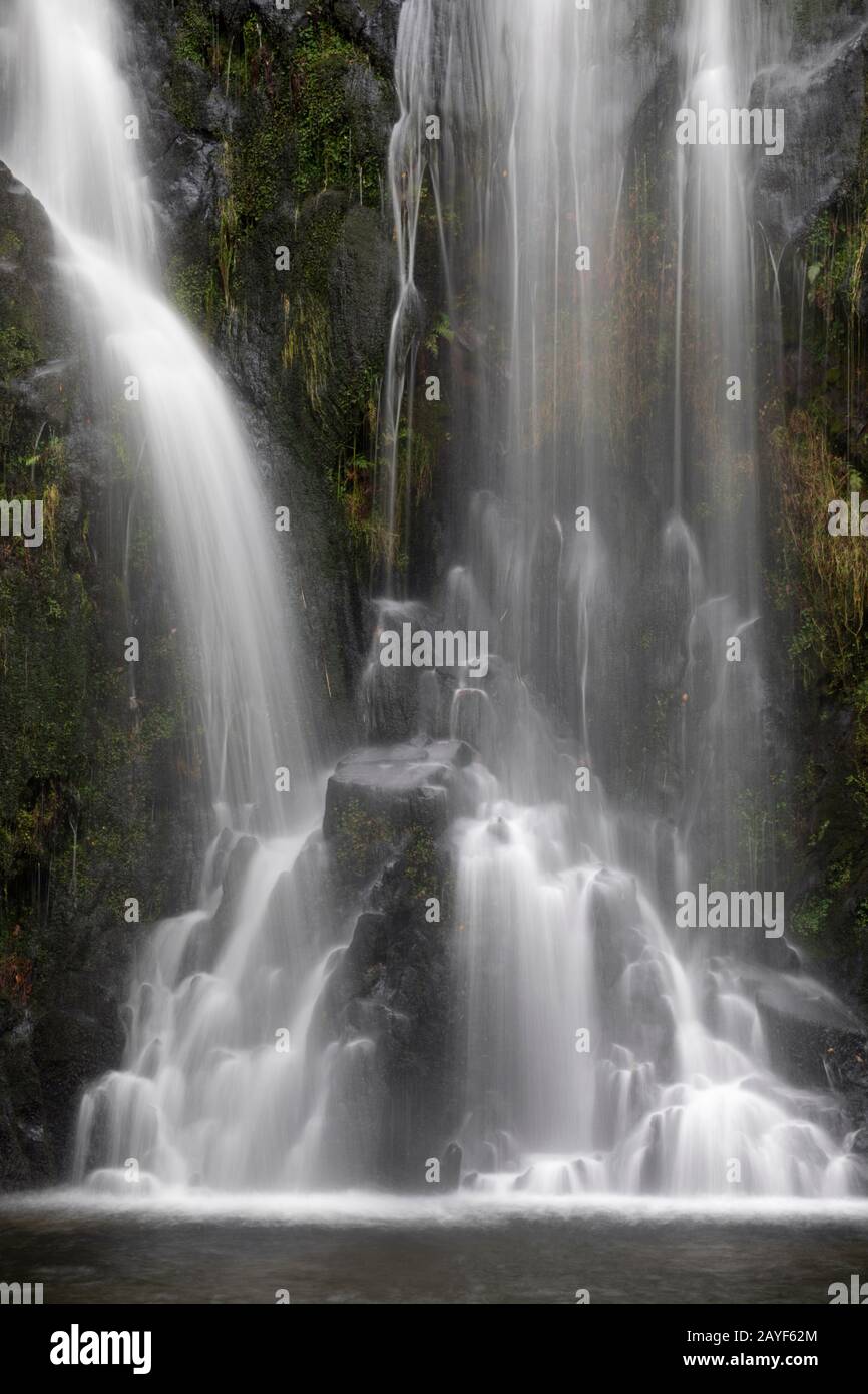 Chute D'Eau Ceunant Mawr Dans Le Parc National De Snowdonia Banque D'Images