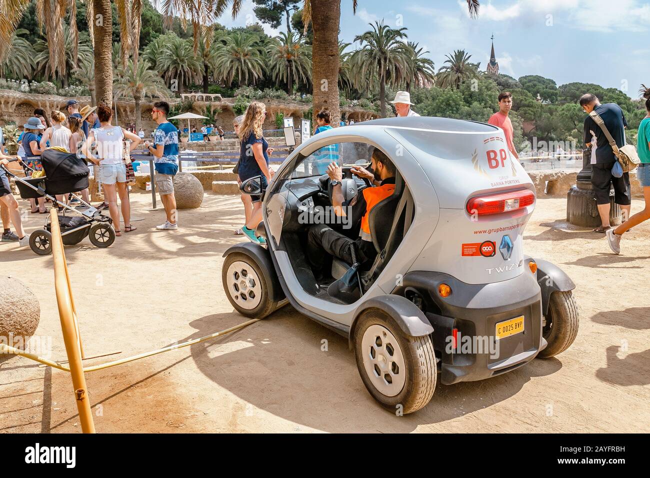 Barcelone, ESPAGNE - 11 JUILLET 2018 : une voiture électrique Renault Twizy dans le parc Banque D'Images