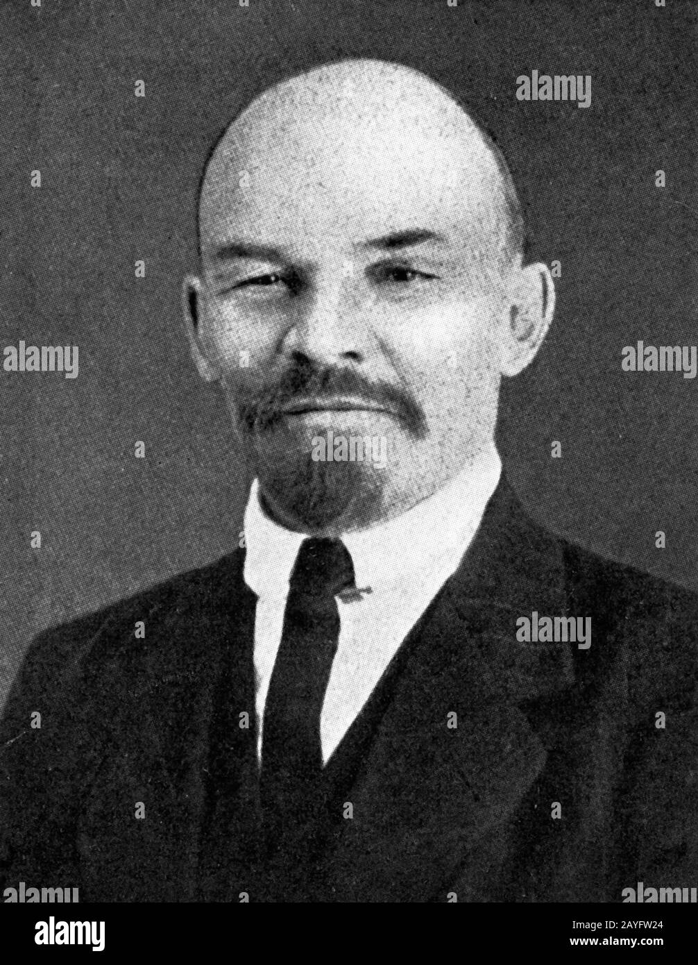 Vladimir Ilyich Ulyanov ou Lénine un révolutionnaire communiste qui fut à la tête du gouvernement de la Russie soviétique de 1917 à 1924 et de l'Union soviétique de 1922 à 1924. D'un magazine vers 1917 Banque D'Images
