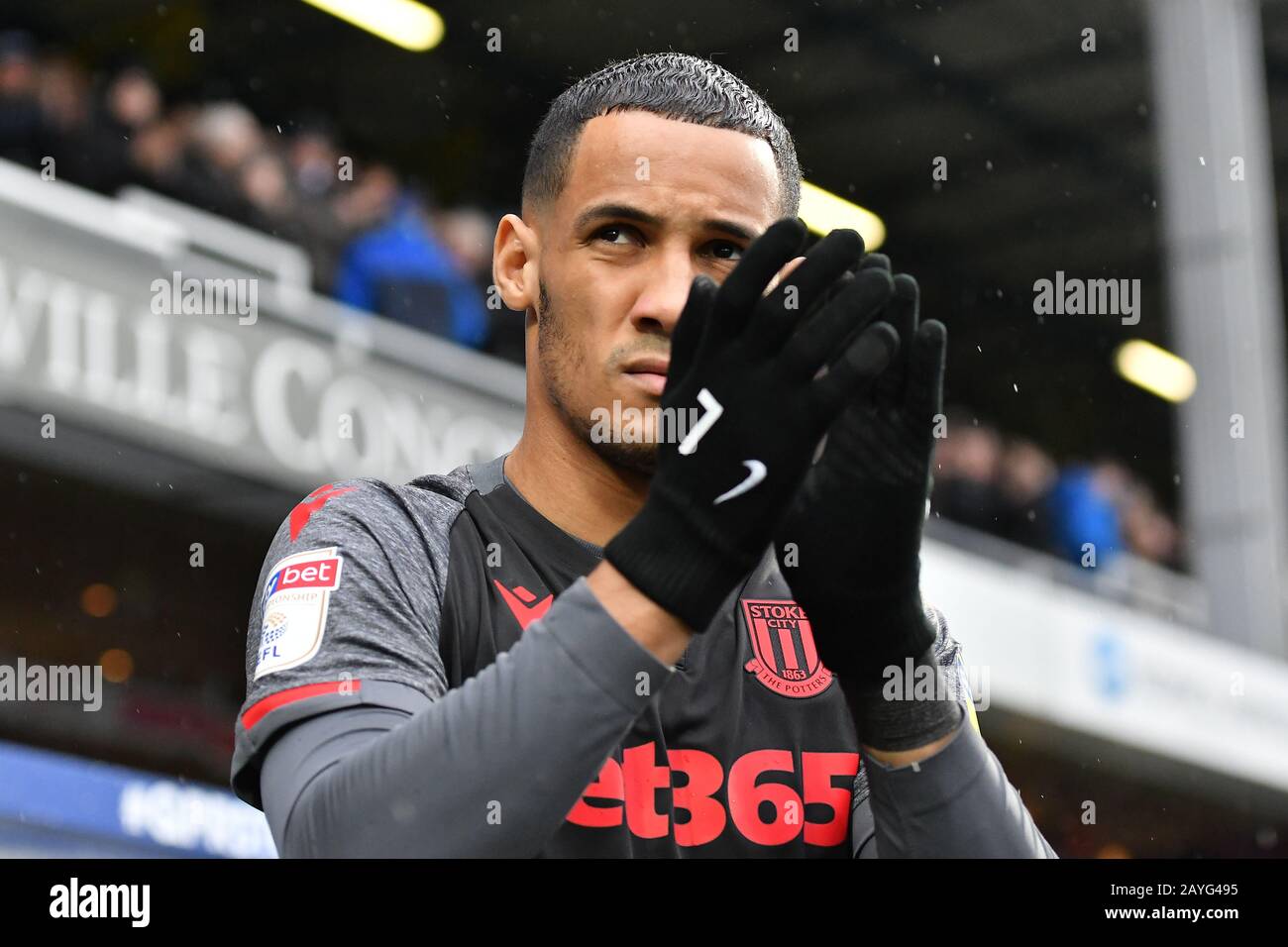 Stade Loftus Road, Londres, Royaume-Uni. 15 février 2020. 15 février 2020. Londres, ANGLETERRE - 15 FÉVRIER Tom Ince de Stoke City lors du match de championnat Sky Bet entre Queens Park Rangers et Stoke City au stade Loftus Road, Londres le samedi 15 février 2020. (Crédit: Ivan Yordanov | MI News)la photographie ne peut être utilisée qu'à des fins de rédaction de journaux et/ou de magazines, licence requise à des fins commerciales crédit: Mi News & Sport /Alay Live News Banque D'Images
