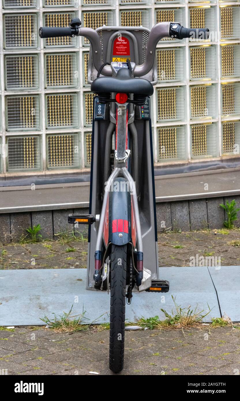 un boris vélo opéré et parrainé par santander dans le transport central pour londres. Banque D'Images