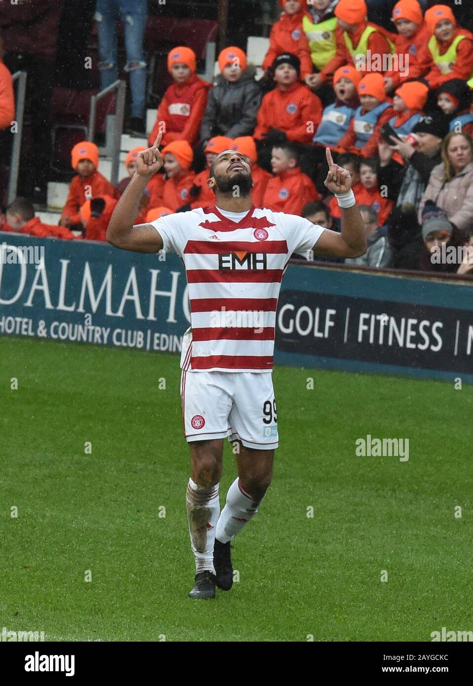 Tynecastle Park .Edinburgh.Scotland, Royaume-Uni. 15 février 2020. Coeurs V Hamilton.Ladbrokes Scottish Premiership Match. Marios Ogboe, du Hamilton Academical FC, célèbre la notation du premier but f vs Hearts . Crédit: Eric mccowat/Alay Live News Banque D'Images