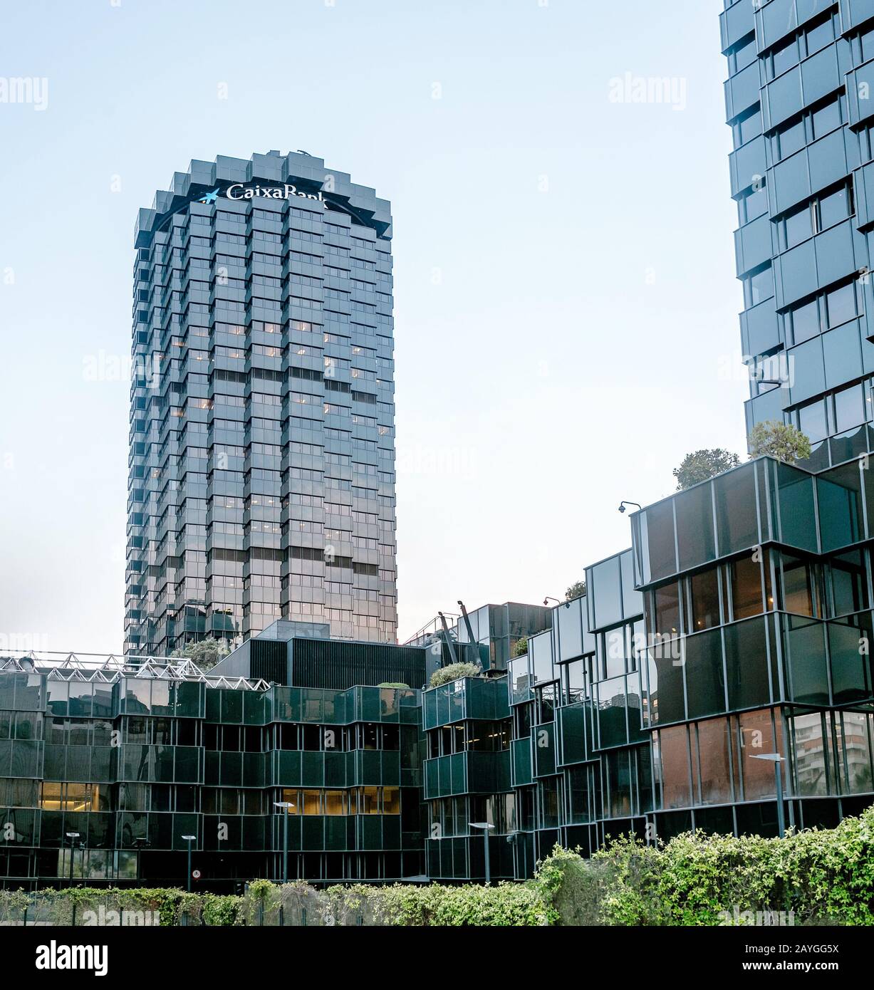 27 JUILLET 2018, BARCELONE, ESPAGNE : bâtiment Skyscrapper de la banque Caixa Banque D'Images