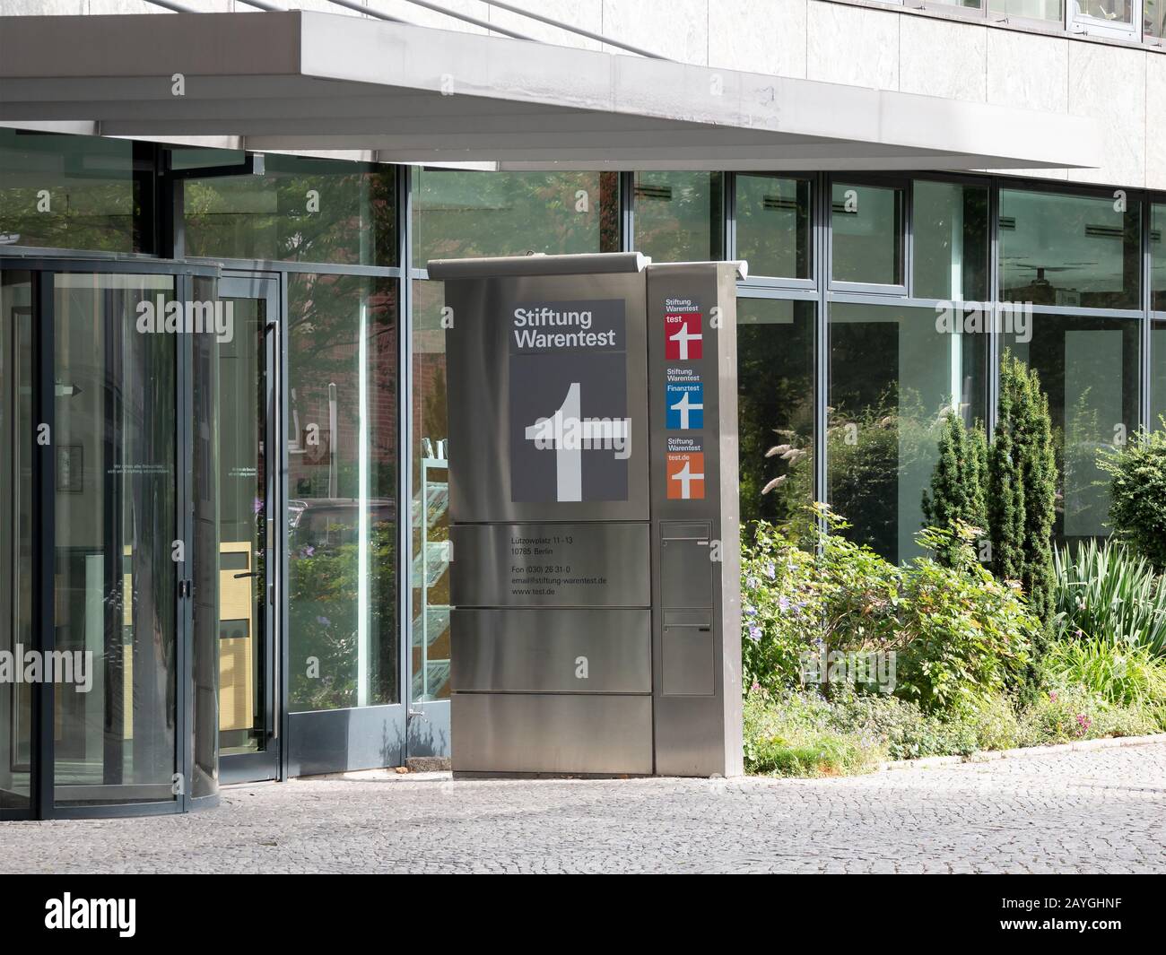 Berlin, Allemagne - 16 Juillet 2019: Au Siège De L'Organisation Allemande Des Consommateurs Et De La Fondation Stiftung Warentest À Berlin-Tiergarten Banque D'Images