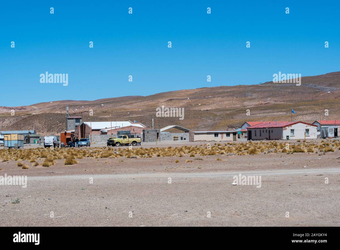 Frontière Argentine traversant le Chili au col de Jama dans les Andes, province de Jujuy, Argentine. Banque D'Images