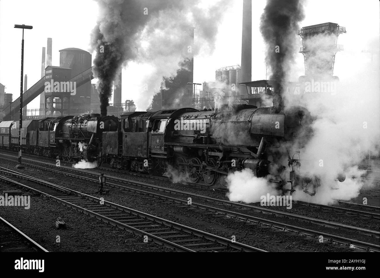 Locomotives à vapeur allemandes EBV cokking usine à Alsdorf, en Allemagne, près d'Aix-la-Chapelle en 1975 pollution du charbon Allemagne.Allemagne de l'Ouest 1970s Europe pollution européenne charbon crise du changement climatique industriel Banque D'Images