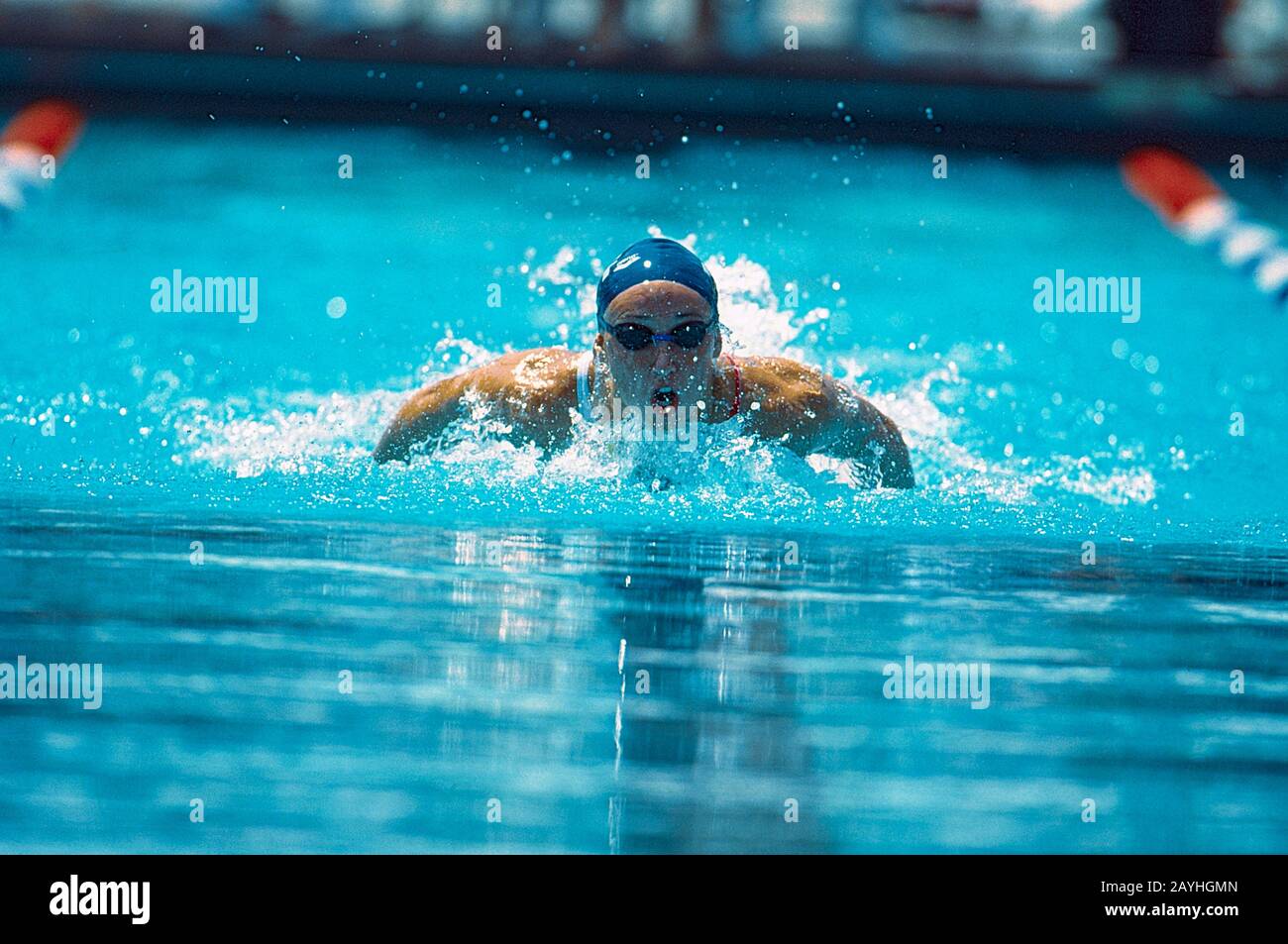 Amy Van Dyken (États-Unis) en compétition aux Championnats nationaux de natation de 1995 Banque D'Images