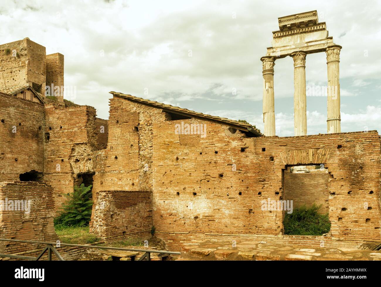 Les ruines du Forum romain de Rome, Italie Banque D'Images