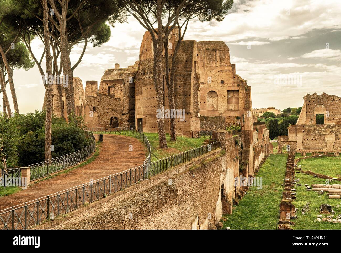 Les ruines du stade de Domitian sur le mont Palatin à Rome, Italie Banque D'Images