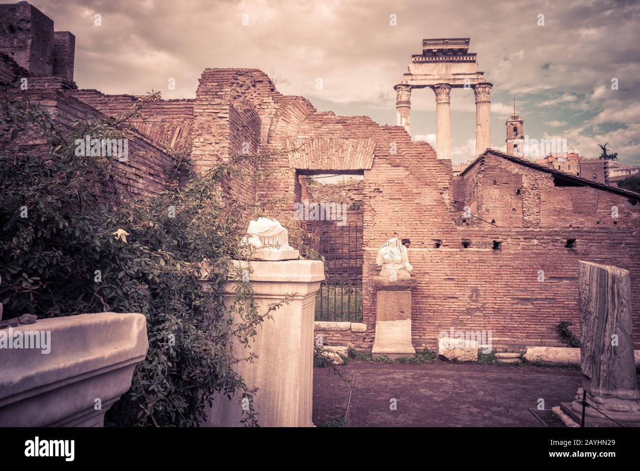 Vue d'époque sur les ruines du Forum romain à Rome, Italie Banque D'Images