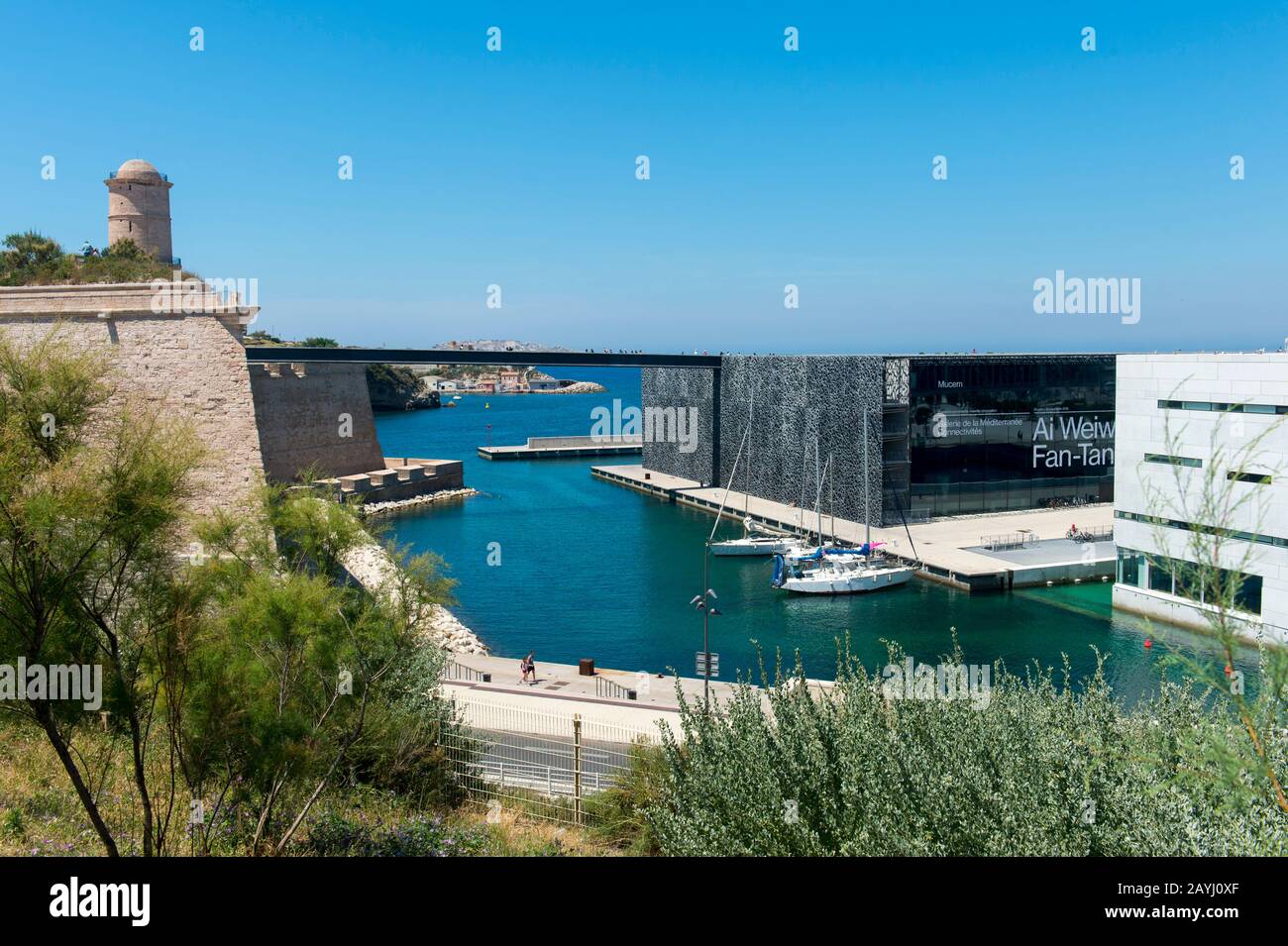 Vue sur le MuCEM (Musée de la civilisation européenne et de la  Méditerranée) près du Vieux Port (vieux port) à Marseille, France Photo  Stock - Alamy