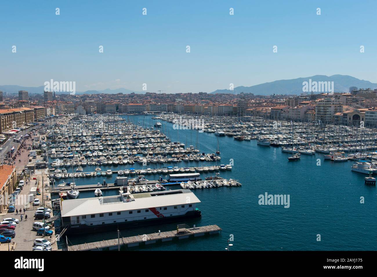 Vue du fort Saint-Jean du Vieux Port (vieux port) à Marseille, France. Banque D'Images