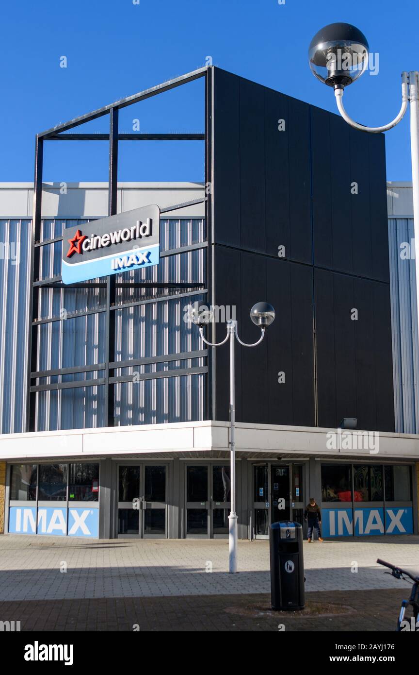 Chichester, Royaume-Uni - 19 Janvier 2020: La Façade Du Cinéma Oneworld À Chichester Gate Banque D'Images