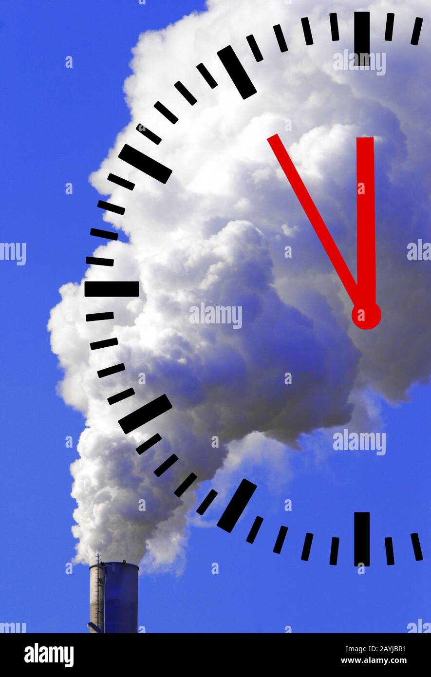 Pile fumeur, horloge affichant 5 pour 12, changement climatique, composition, Allemagne, Rhénanie-du-Nord-Westphalie Banque D'Images