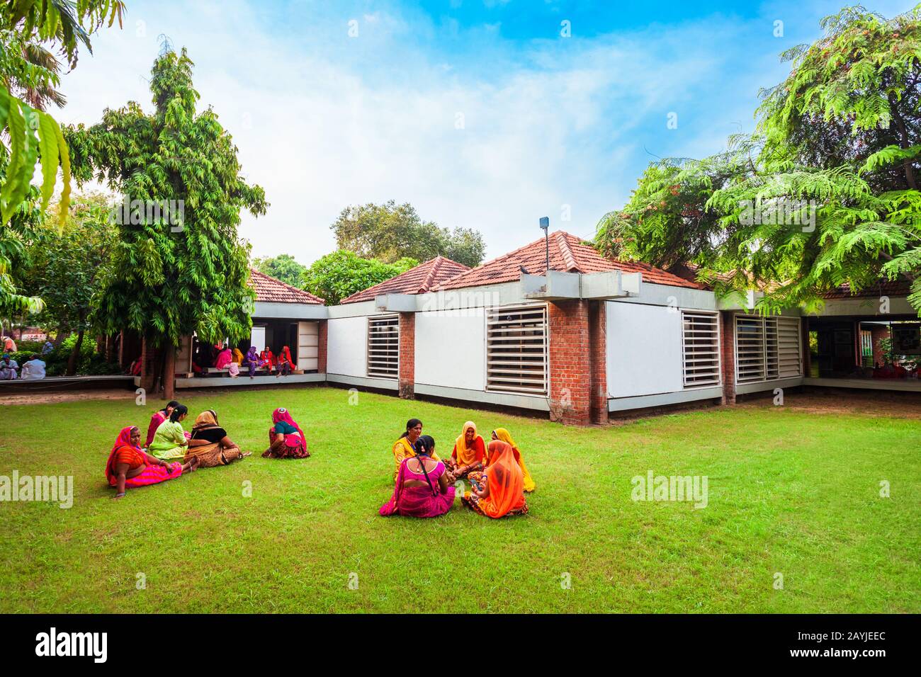 Ahmedabad, INDE - 23 SEPTEMBRE 2019 : pèlerins non identifiés à l'Ashram Sabarmati Gandhi ou à l'Ashram de Harijan dans la ville d'Ahmedabad dans l'état du Gujarat Banque D'Images