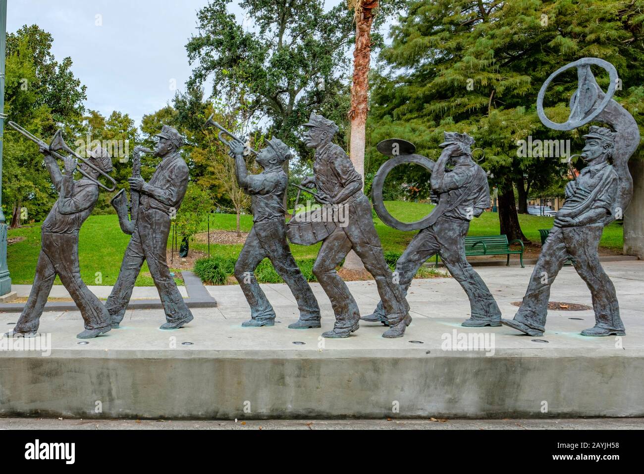 City Park, statue d'orchestre de jazz en laiton au Louis Armstrong Park New Orleans, Louisiane, États-Unis Banque D'Images