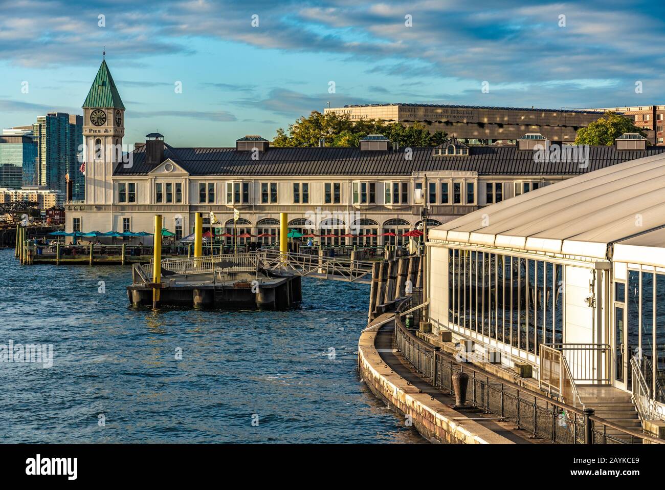 New YORK, États-Unis - 10 OCTOBRE : vue sur le terminal des ferries de Whitehall à Battery Park à Manhattan le 10 octobre 2019 à New York Banque D'Images