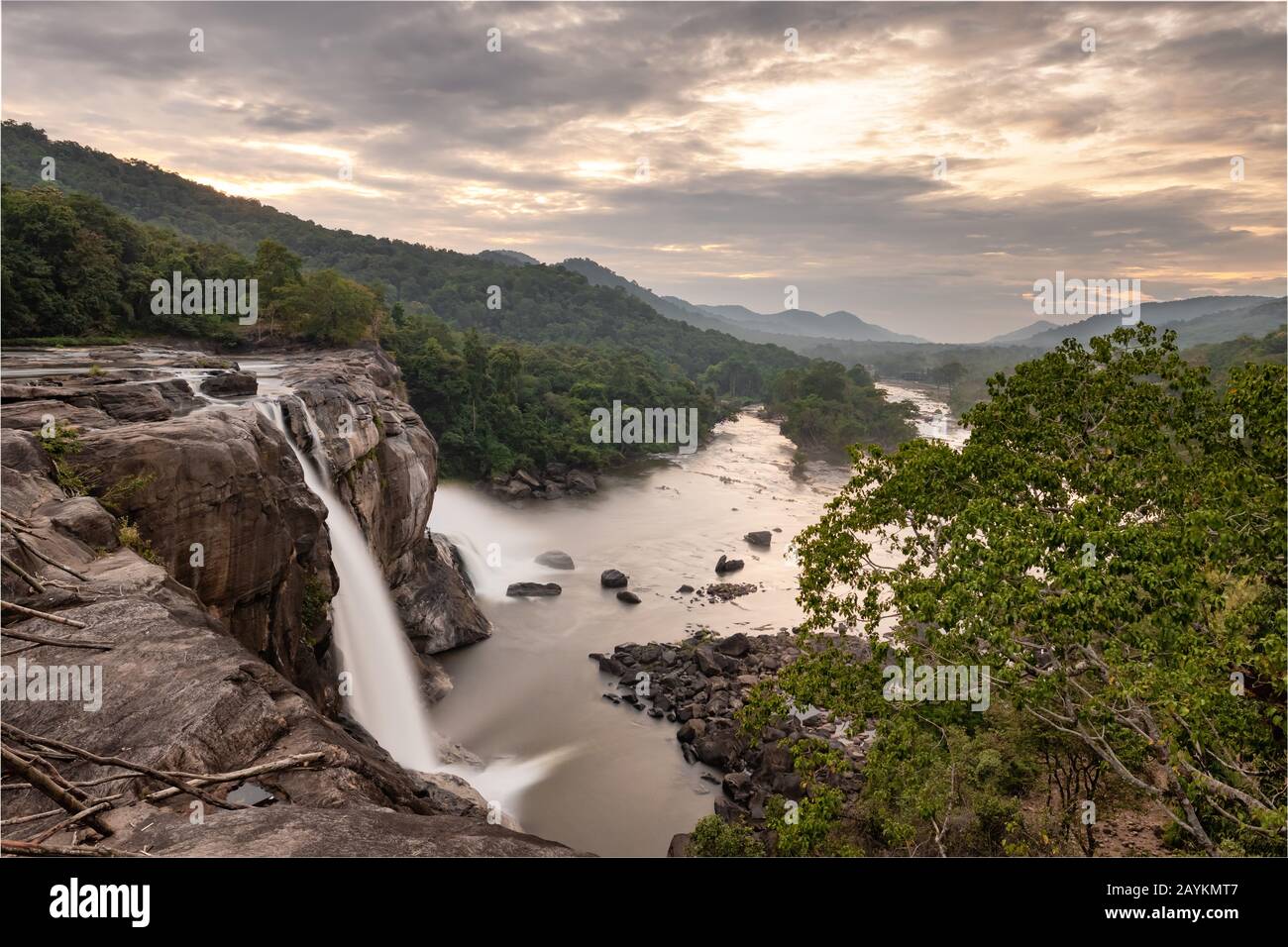 Cascades d'Athirappilly à Kerala, Inde Banque D'Images